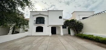 13_1721 | En Renta Casa Amueblada, Residencial Montebello | Castillo Bienes Raíces