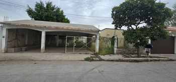 15_3024 | CASA EN VENTA CON TERRENO RESIDENCIAL PASEO ALAMEDA | Castillo Bienes Raíces